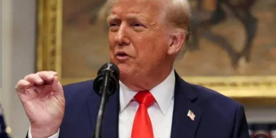 إعلام أمريكي: ترامب يناقش إلغاء سفر فانس إلى إسلام آباد