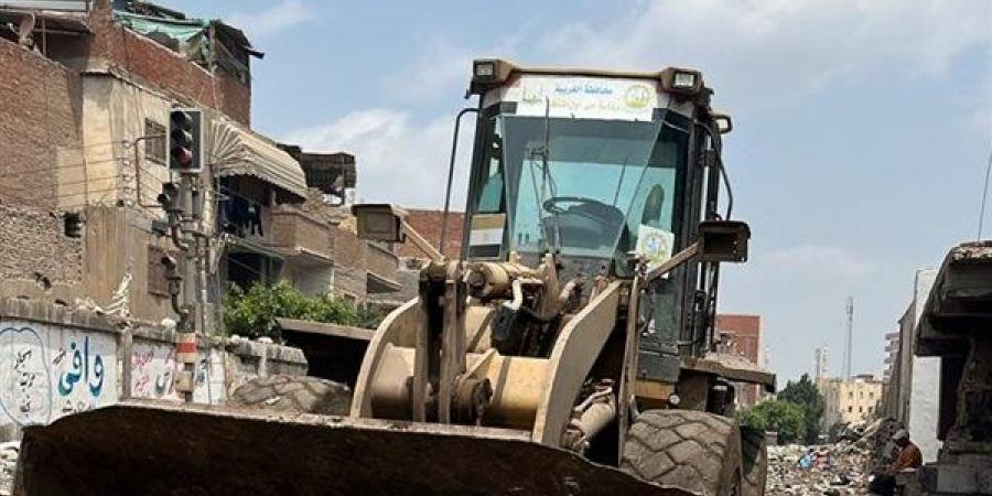 رفع 80 طن قمامة من منطقة العجيزي بمدينة طنطا