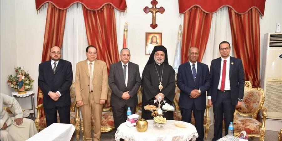 محافظ الأقصر يزور كنيسة مار جرجس بأرمنت الوابورات