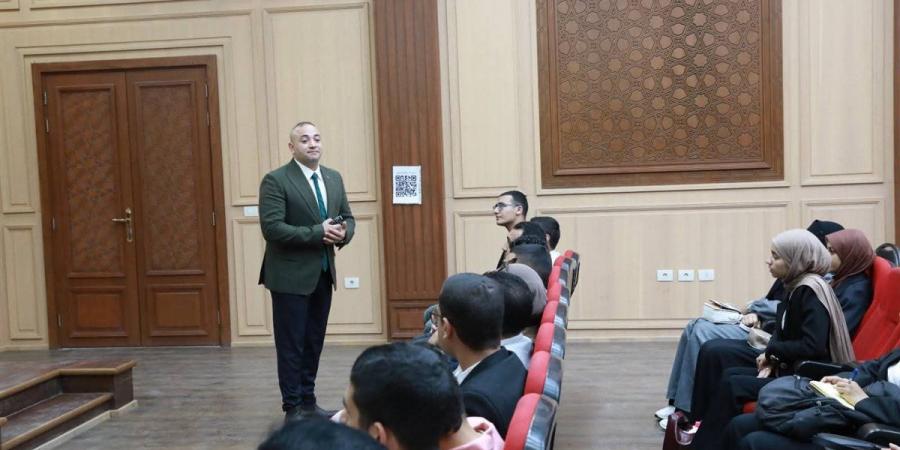 مرصد الأزهر ينظم ندوة حول كيفية بناء شخصية وطنية واعية لطلاب الجامعة