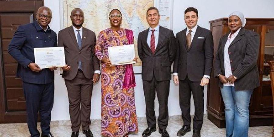 السفير محمد الحلواني يعزز العلاقات المصرية الغينية من قلب المؤسسات التدريبية بالقاهرة