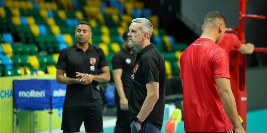 طائرة الأهلي يخوض مرانه الثاني في رواندا استعداداً لبطولة أفريقيا