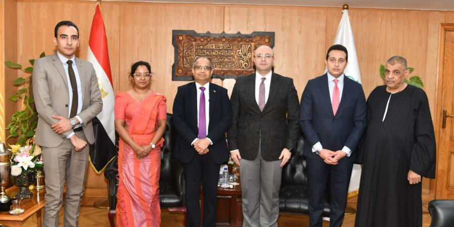 محافظ الفيوم يستقبل سفير سريلانكا بالقاهرة لبحث سبل تعزيز التعاون في مجالي التجارة والاستثمار