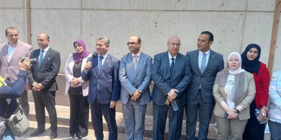 جامعة بنها تعزز جاهزيتها بتدريبات الإخلاء والتوعية بالأزمات