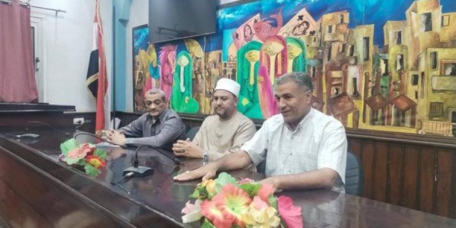 قوص تنظم ندوة لتعزيز التعامل مع كبار السن وذوي الهمم بالمصالح الحكومية