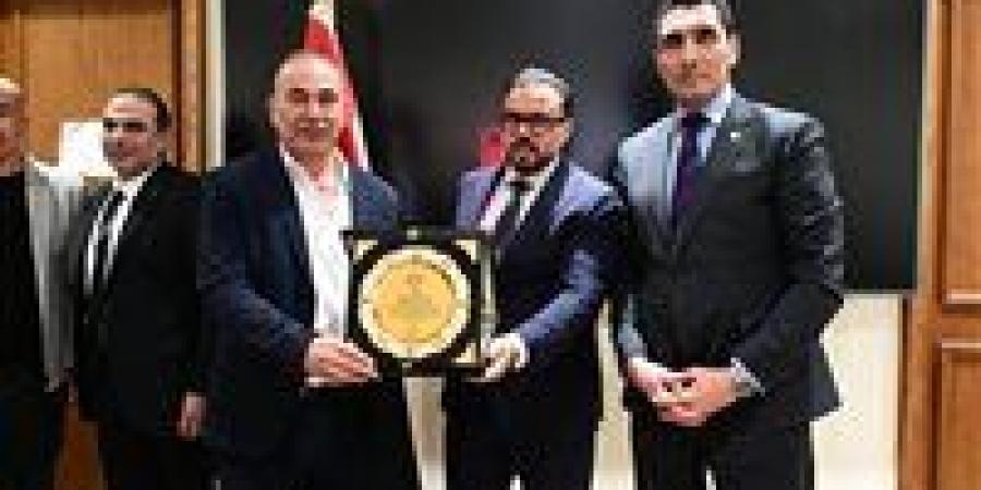 رئيس لجنة الشباب والرياضة يكشف كواليس اجتماع حسام وأبو ريدة لدعم المنتخب