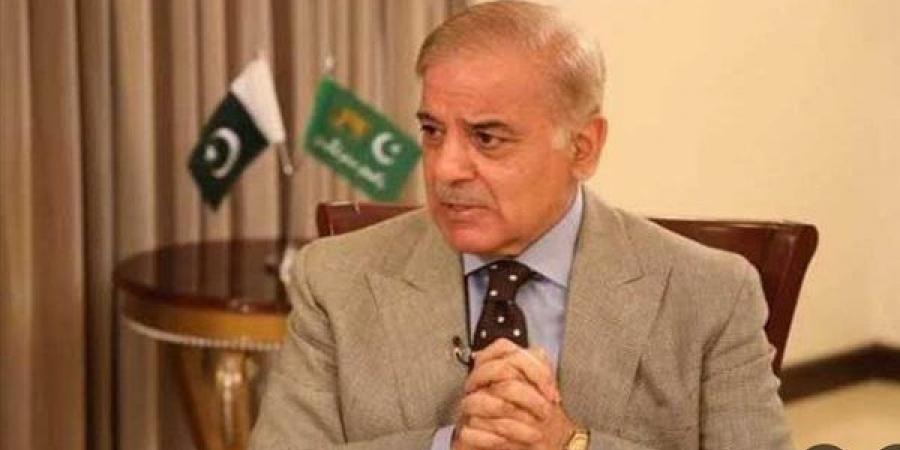 رئيس الوزراء الباكستاني يستقبل السفير الإيراني