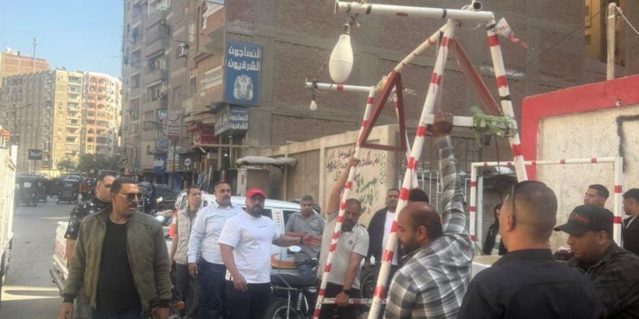 محافظ الجيزة يقود حملة ميدانية مكبرة لمنع تعدي المحال التجارية علي الطريق العام بالهرم