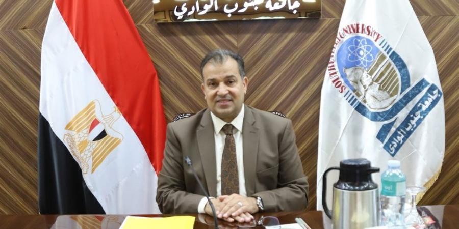 رئيس جامعة قنا: توفير كافة مصادر التعلم الحديثة والخدمات اللوجستية اللازمة للطلاب