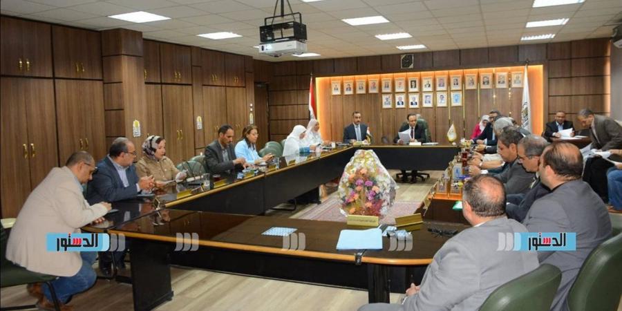 مجلس الدراسات العليا بجامعة أسيوط يوافق على زيادة مكافآت الإشراف والتحكيم