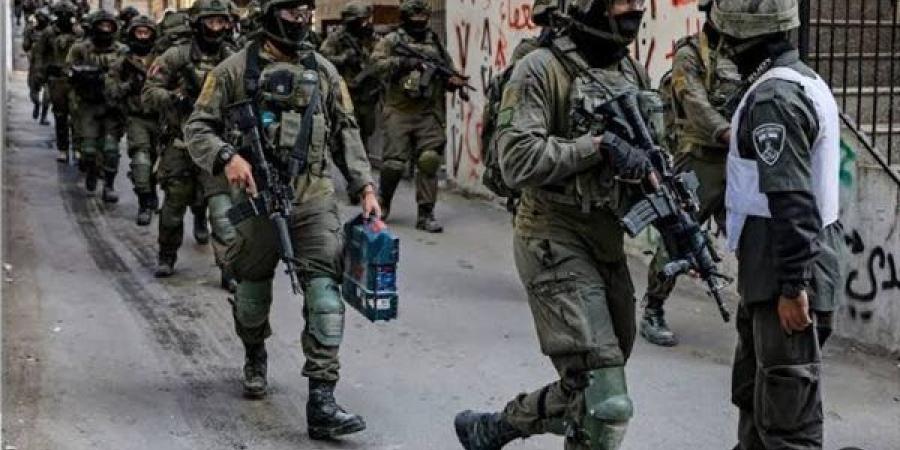 الإحتلال الإسرائيلي يعتقل فلسطينيا بالقدس