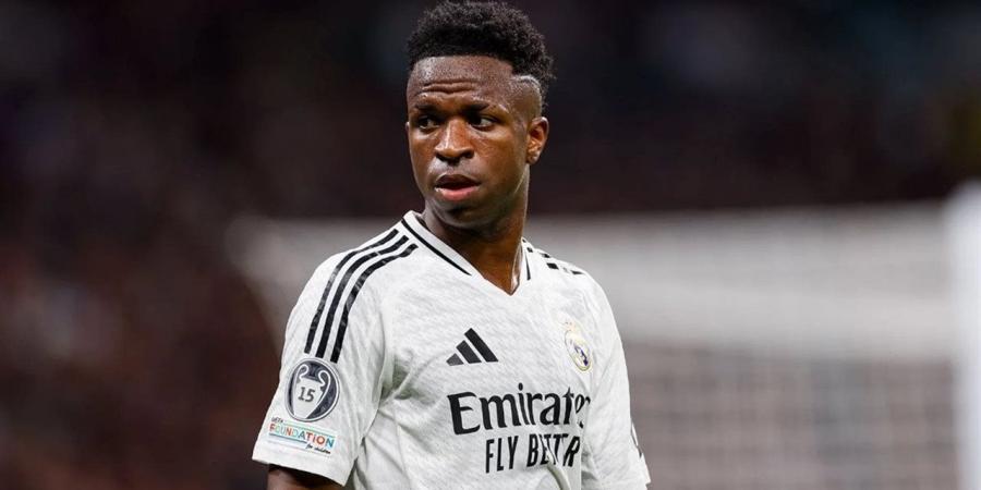 فلورنتينو بيريز يحسم مستقبل فينيسيوس مع ريال مدريد