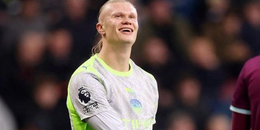 الدوري الإنجليزي يشتعل.. مانشستر سيتي يهزم بيرنلي ويعتلي الصدارة