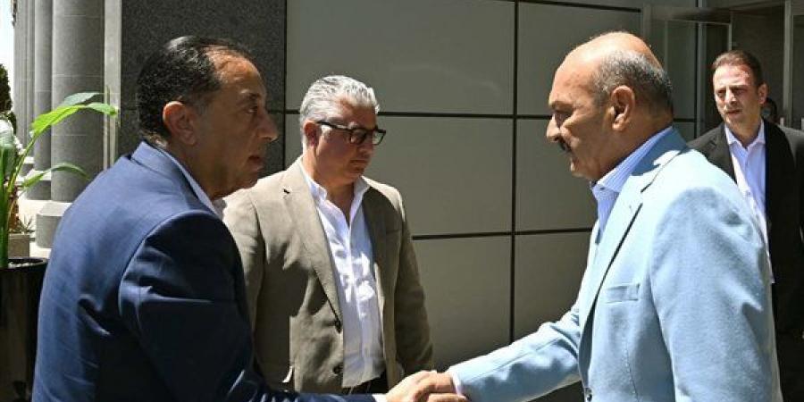 رئيس الوزراء يبدأ جولة موسعة لافتتاح 9 مشروعات صناعية بالمنطقة الاقتصادية بالسويس