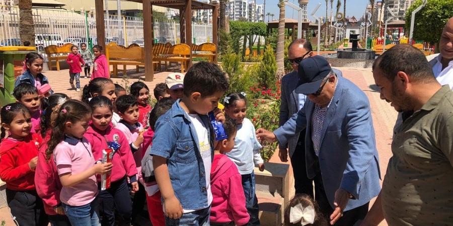 محافظ الدقهلية يتفقد حدائق المنصور