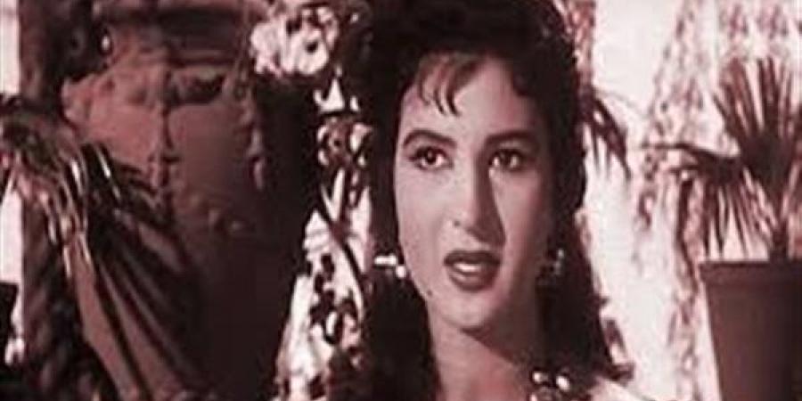 في ذكري رحيلها الستين.. حكاية الفنانة نعيمة عاكف من الموالد الشعبية للعالمية