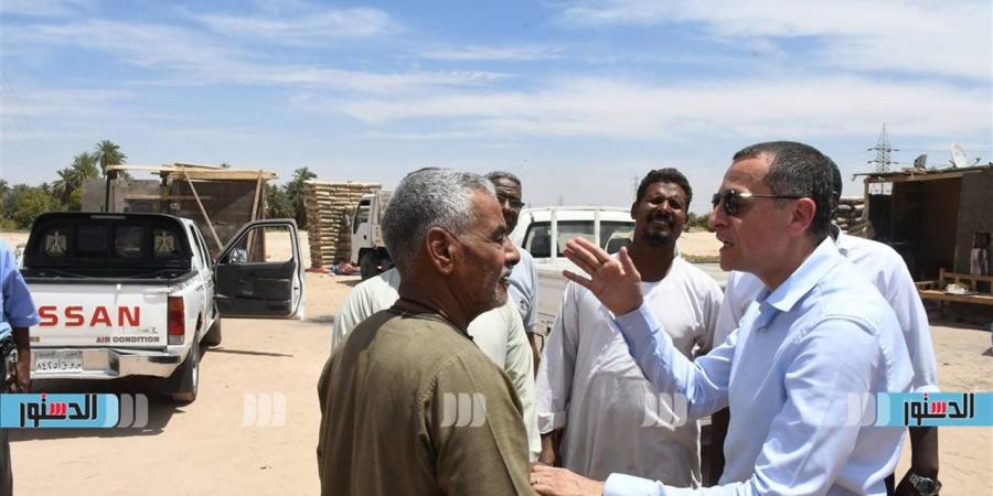 محافظ أسوان يستبعد رئيس مجلس قرية أبو هور (تفاصيل)