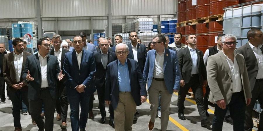 رئيس الوزراء يفتتح مصنعًا لإنتاج الكيماويات المتطورة بمنطقة السخنة