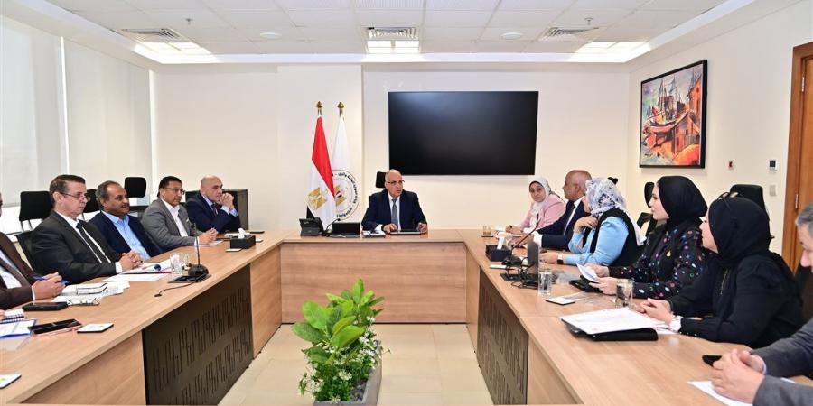 وزير الري يلتقي عددًا من أعضاء مجلسي النواب والشيوخ لبحث مطالب المواطنين