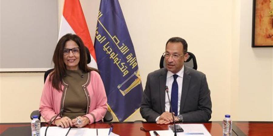 وزيرا الاتصالات والثقافة يبحثان تسريع التحول الرقمي وتوظيف الذكاء الاصطناعي في خدمة المبدعين