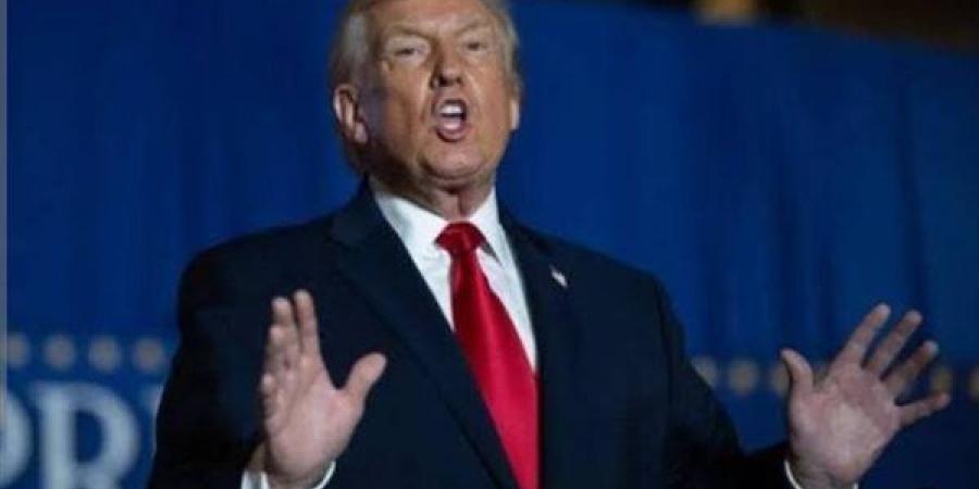 ترامب: البحرية الإيرانية في قاع البحر وسلاحها الجوي مدمر