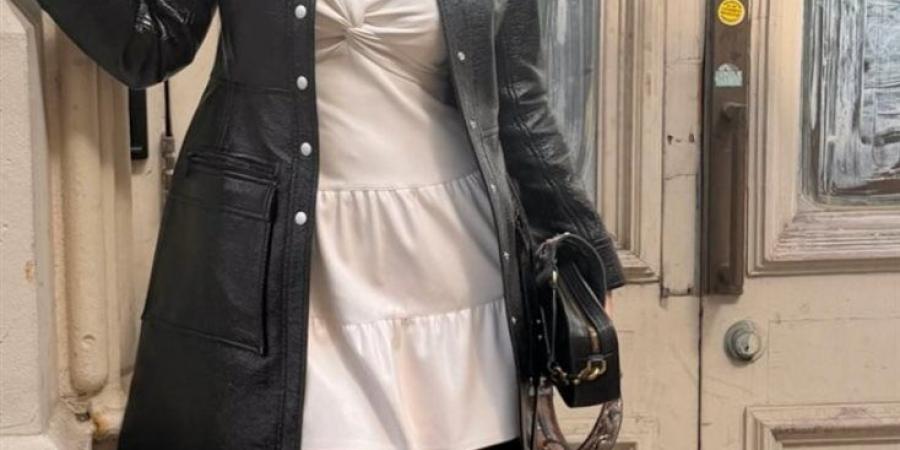 أنابيلا هلال تُغرّد في سماء الكاجوال بأناقتها البالغة