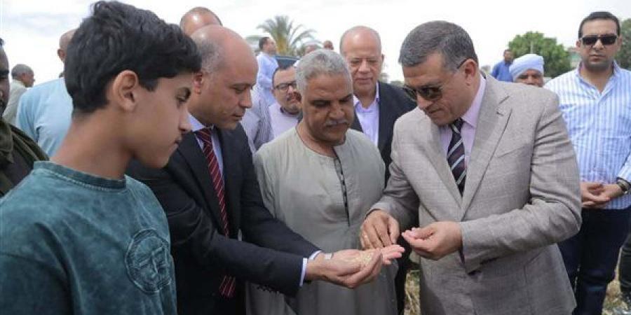 محافظ قنا: موردي القمح سيحصلون على مستحقاتهم خلال 48 ساعة