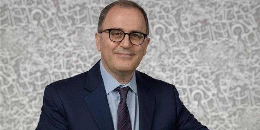 لفترة ثانية.. تجديد الثقة في أحمد دلّال لرئاسة الجامعة الأمريكية بالقاهرة