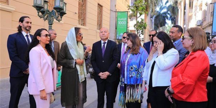 محافظ القاهرة وسفيرة النوايا الحسنة بالأمم المتحدة يتفقدان سوق العتبة كنموذج قابل للتكرار