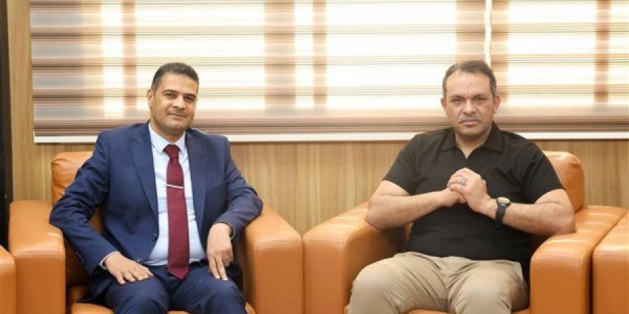 رئيس جامعة المنصورة الأهلية يناقش مع نائب محافظ الدقهلية تطوير المظهر الحضاري لجمصة