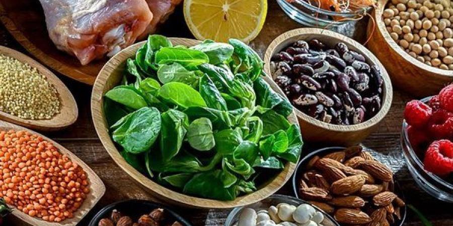 أخصائية تغذية بريطانية تكشف عن نظام غذائي يدعم الدماغ وتقلل خطر الخرف