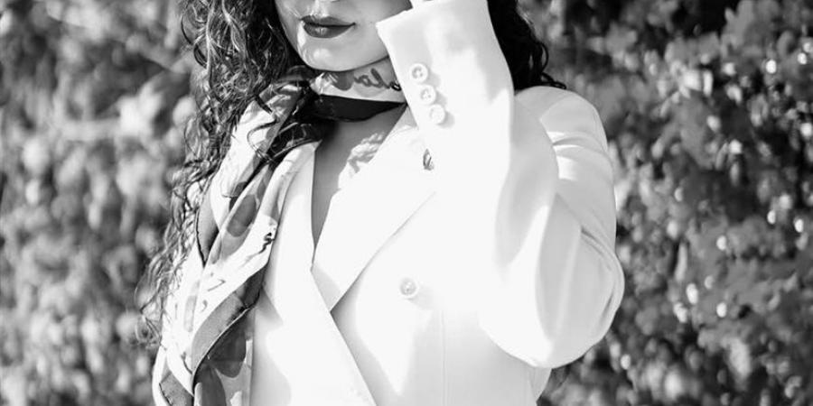 مايان السيد تقتحم خزانة سميرة سعيد