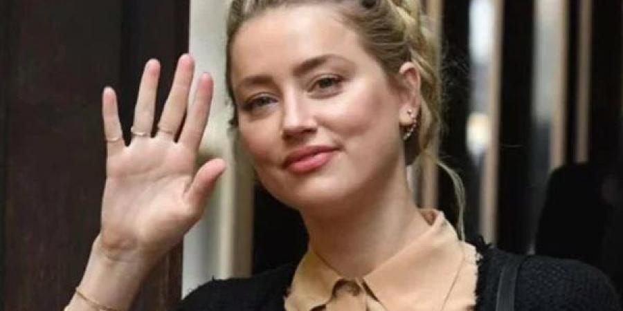 احتفلت آمبر هيرد بعيد ميلادها في إسبانيا مع توأمها أجنيس وأوشن