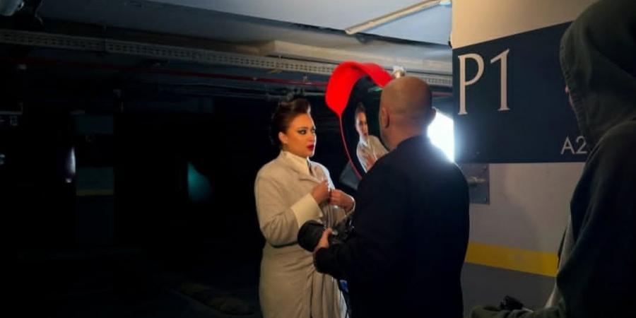 هند صبري تستعين بإطلالة الزمن الجميل في أحدث جلسة تصوير (صور)