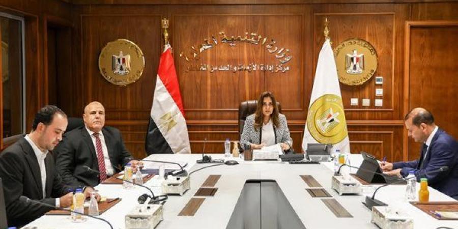 وزيرة التنمية المحلية والبيئة تتابع منظومة التصالح على مخالفات البناء بالمحافظات