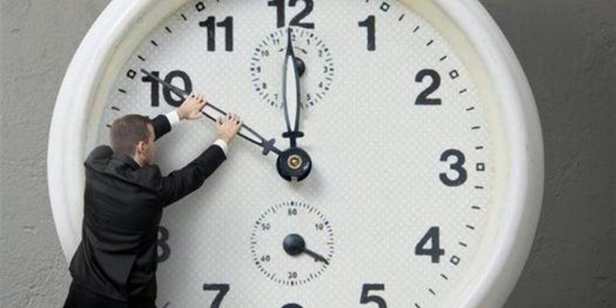 علماء يفسّرون سبب شعورنا بتسارع الوقت مع التقدم في العمر