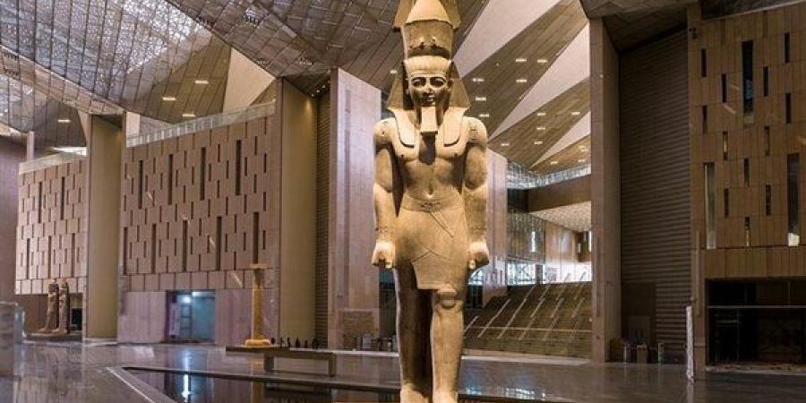 بدء ترميم التمثال المكتشف بالحسينية والمنسوب لعصر رمسيس الثاني داخل مخزن صان الحجر المتحفي