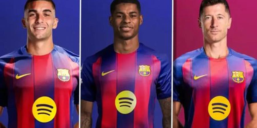 برشلونة يراجع أوراقه.. حسم مصير 8 لاعبين في خطة إعادة بناء الفريق