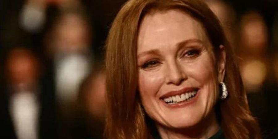 جوليان مور تتلقى أهم جائزة للنساء في مهرجان كان السينمائي