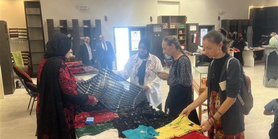 معرض «ديارنا» للحرف التراثية ينعش تسويق منتجات الأسر المنتجة بشرم الشيخ