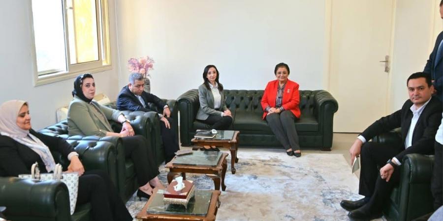 نائب وزير الصحة تبحث مع محافظ البحيرة عددًا من الملفات الحيوية والإرتقاء بخدمات الصحة الإنجابية