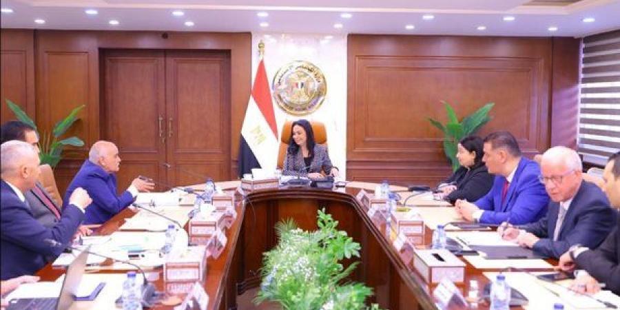 وزيرة التضامن تتابع الموقف التنفيذي لمراكز التجميع والمواءمة