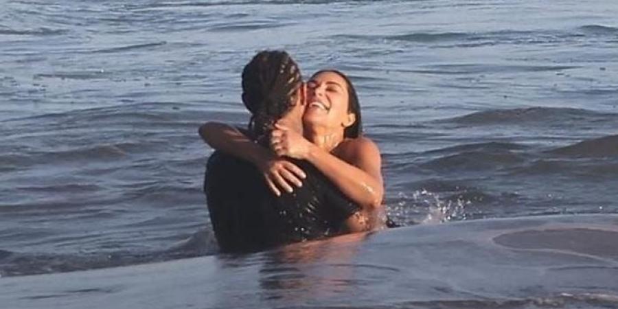 مشاهد رومانسية ولقطات مثيرة لـ كيم كارداشيان مع حبيبها السابق تضعها في صدارة التريند| ما القصة