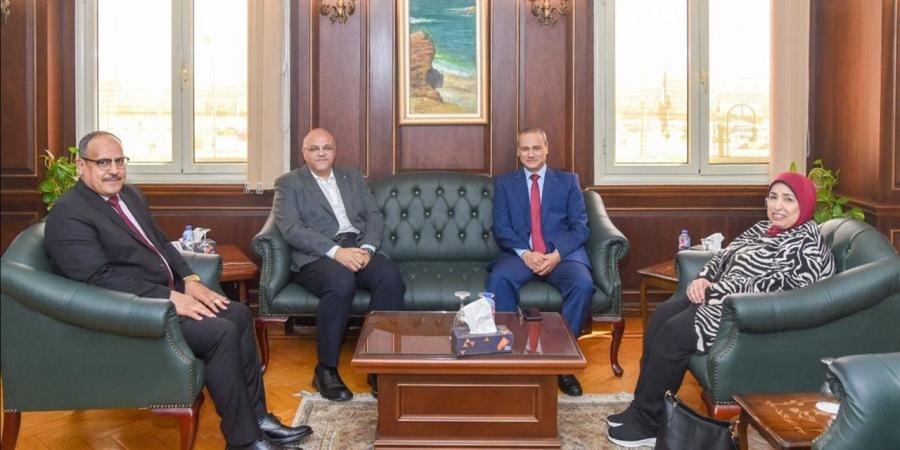 محافظ الإسكندرية يبحث تعزيز التعاون الثقافي مع دار المعارف