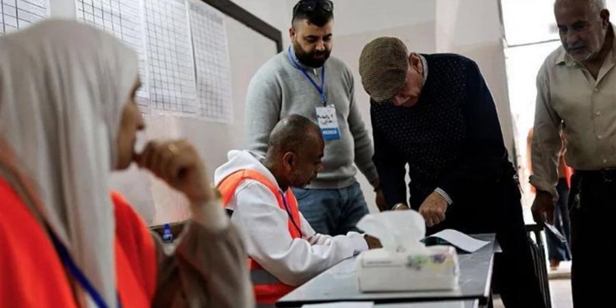 بداية جديدة.. الفلسطينيون يقترعون في أول اختبار انتخابي بعد الحرب