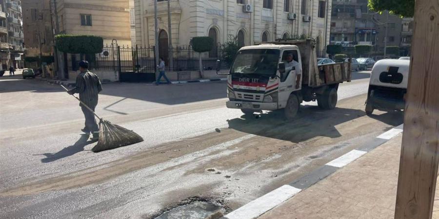 محافظ الغربية يتابع الحملة المكبرة لإزالة بؤر تجمعات القمامة