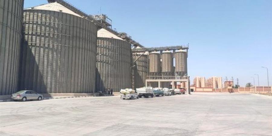 ضبط مخالفات دقيق وسلع غذائية وبترولية بالشرقية