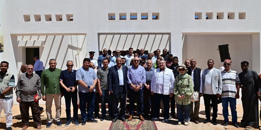 وزير الري يتفقد "مشروع تنمية جنوب الوادي" ومحطة الرفع العملاقة بتوشكى