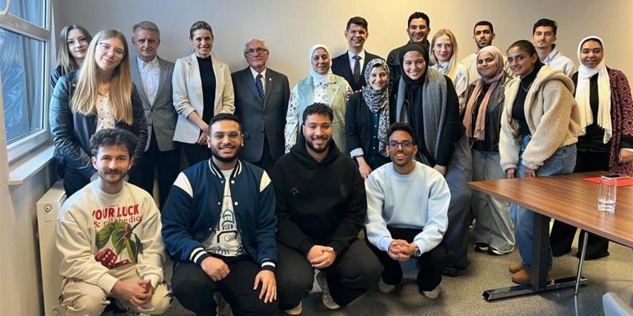 كلية العلاج الطبيعي بالقاهرة تشارك في البرنامج الدولي بجامعة يان كوهانوفسكي