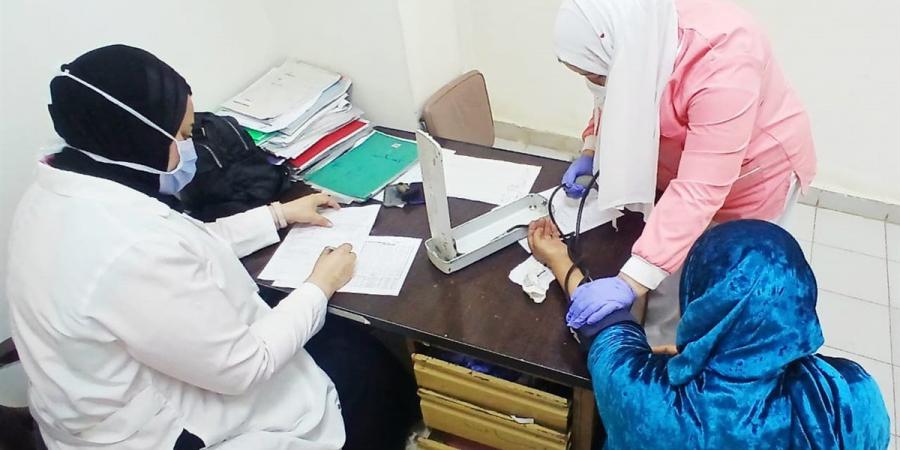 1135 مواطن استفادوا من القافلة الطبية المجانية بمنشأة النصر بالدقهلية